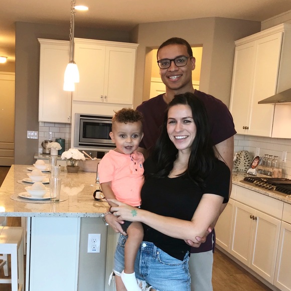 Meet your Posher, Austin - Picture 2 of 2